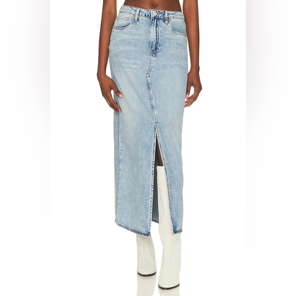 BLANKNYC y2k Mid Rise Denim Maxi Skirt in Denim-Light new with tags size 30 y2k